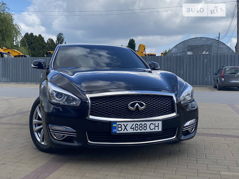 Infiniti Q70 (2018)