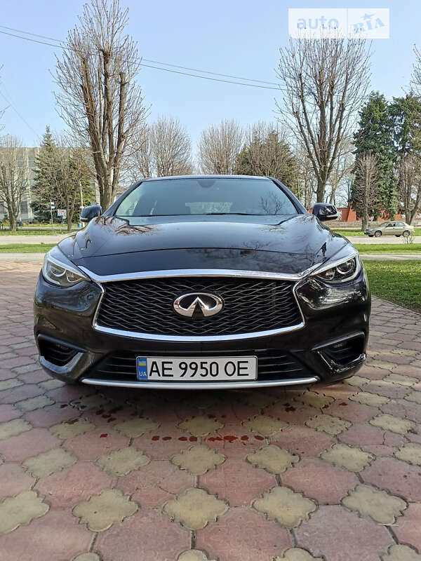 Infiniti Qx30 (2017)