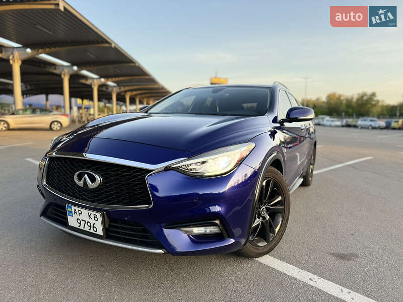 Infiniti Qx30 (2016)