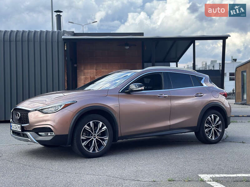 Infiniti Qx30 (2016)