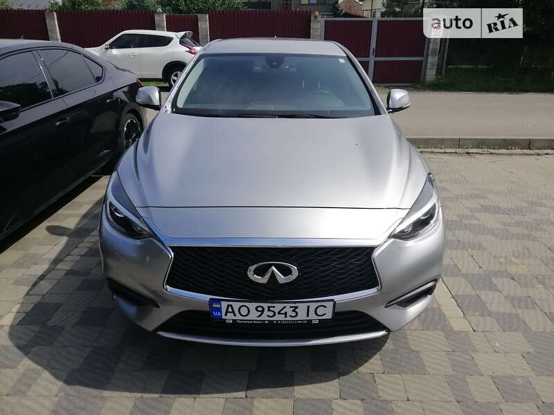 Infiniti Qx30 (2017)