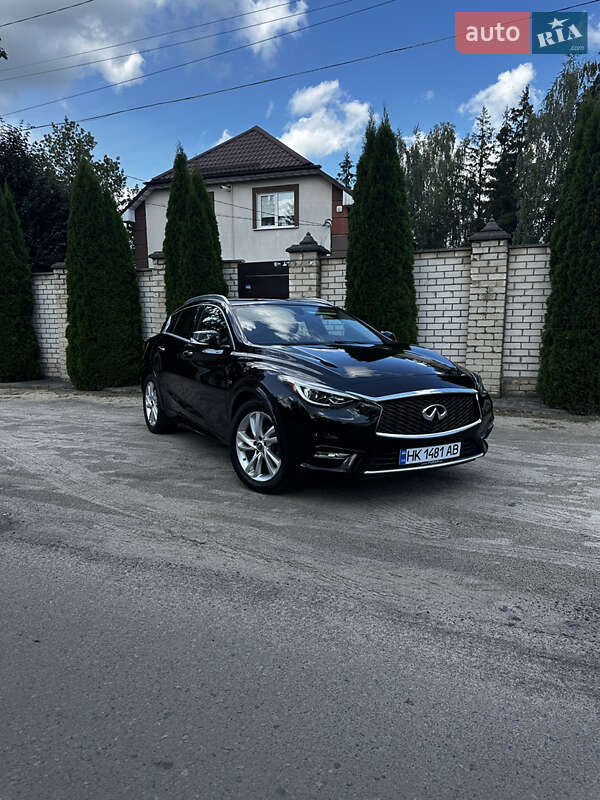 Infiniti Qx30 (2016)