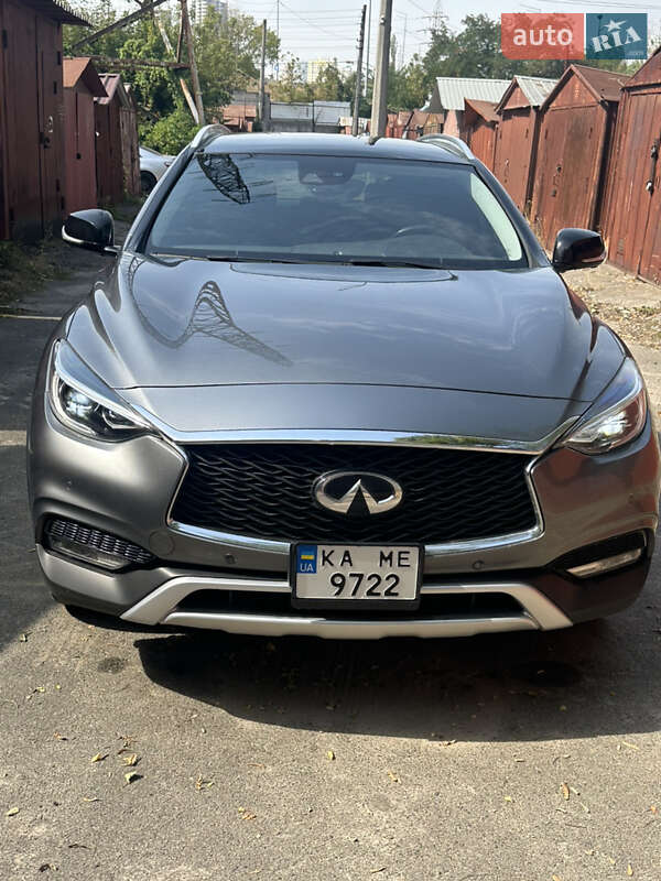 Infiniti Qx30 (2017)