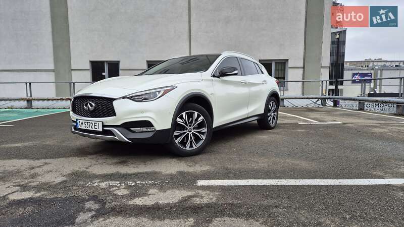 Infiniti Qx30 (2016)