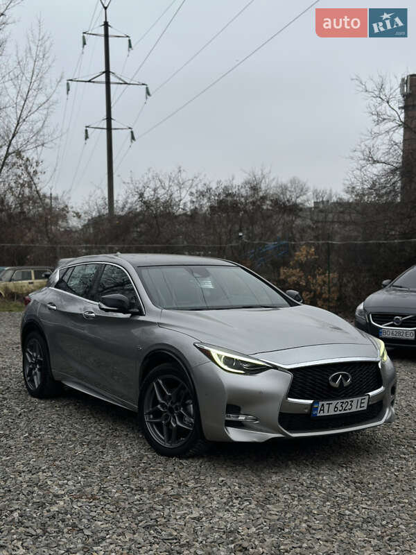 Infiniti Qx30 (2017)