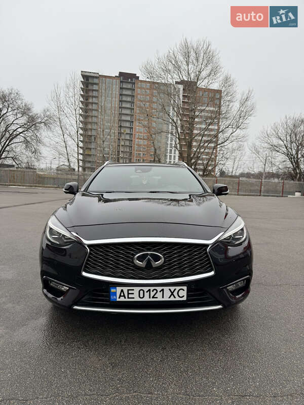 Infiniti Qx30 (2016)