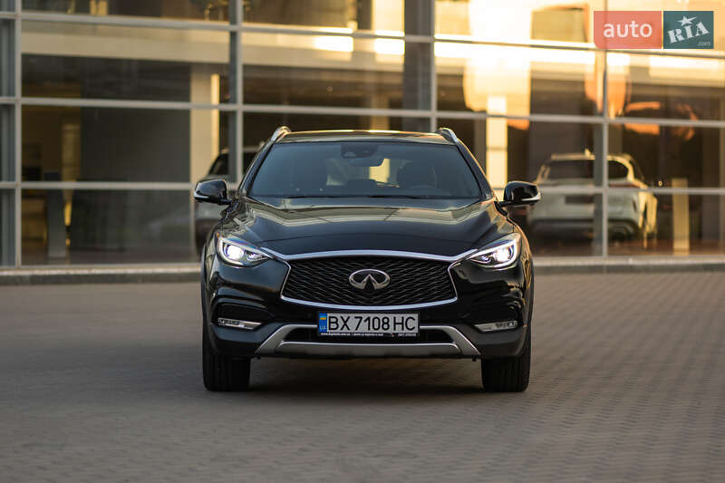 Infiniti Qx30 (2016)