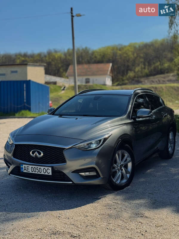 Infiniti Qx30 (2016)