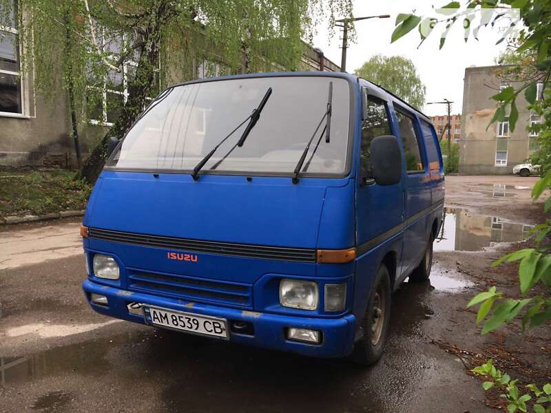 Isuzu Midi . (1991)