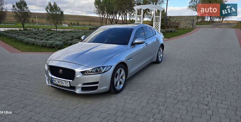 Jaguar Xe (2018)