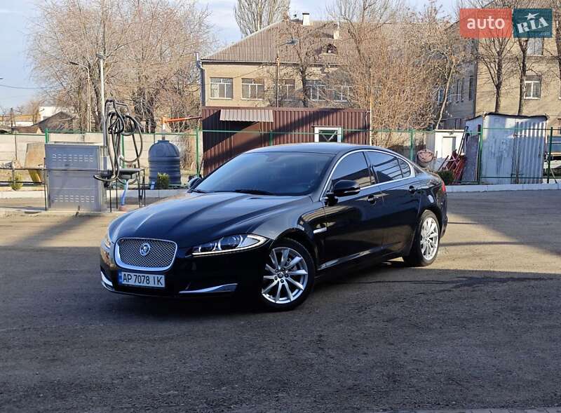 Jaguar Xf (2012)