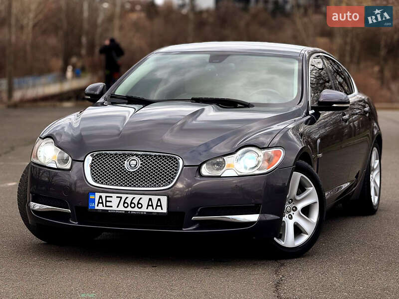 Jaguar Xf (2010)
