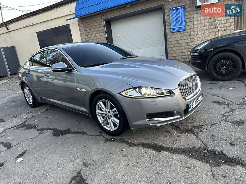 Jaguar Xf (2012)