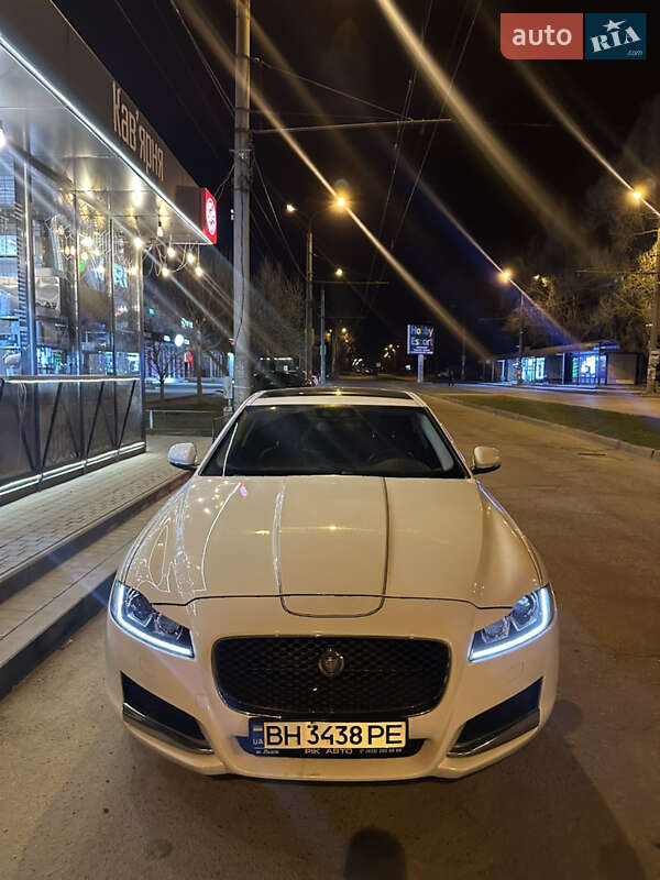 Jaguar Xf (2016)