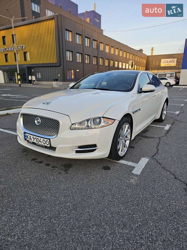Jaguar Xj (2010)