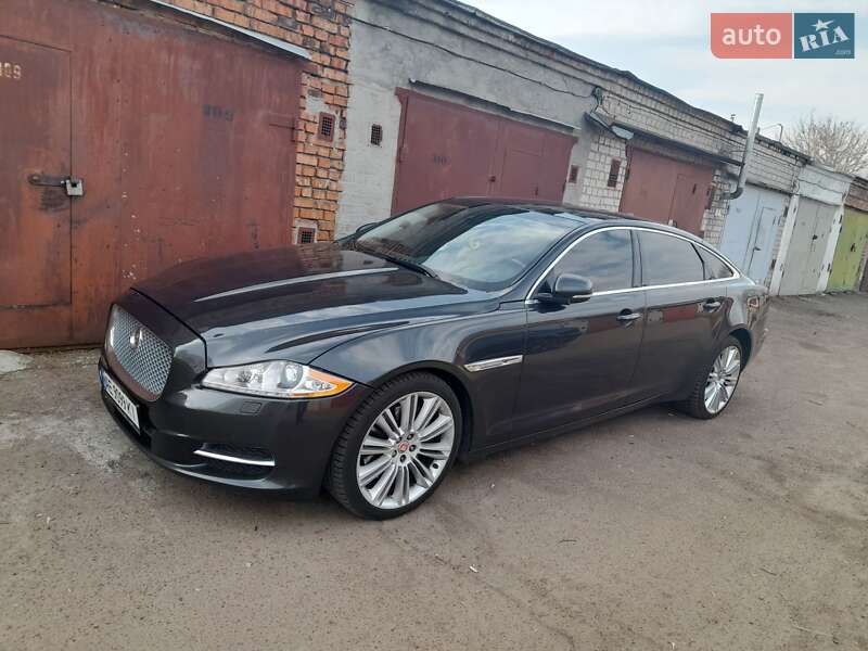 Jaguar Xj (2015)