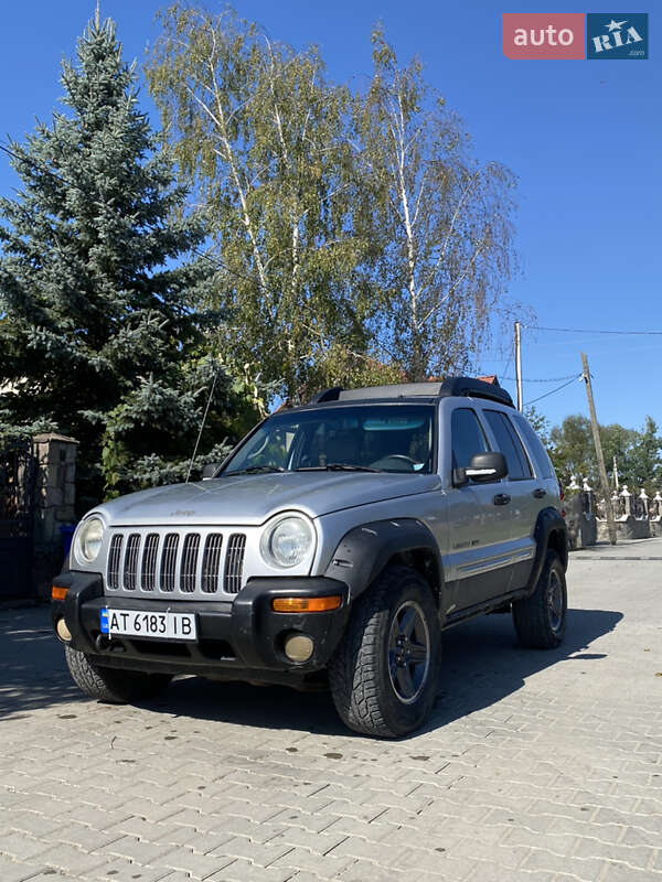 Jeep Cherokee (2003)