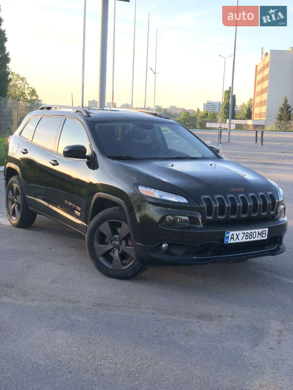 Jeep Cherokee (2016)