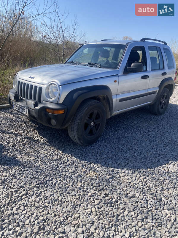 Jeep Cherokee (2003)