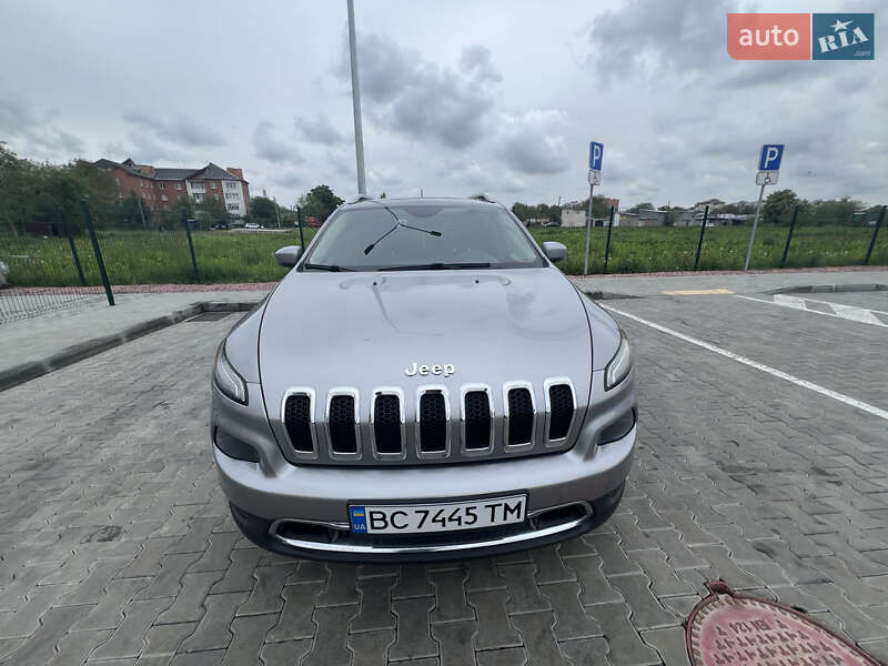 Jeep Cherokee (2015)