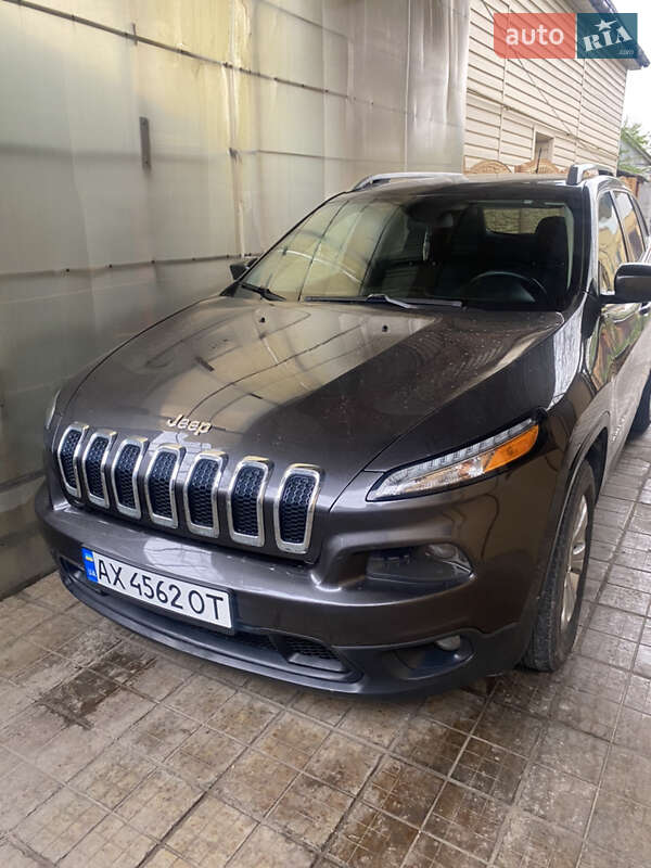 Jeep Cherokee (2015)