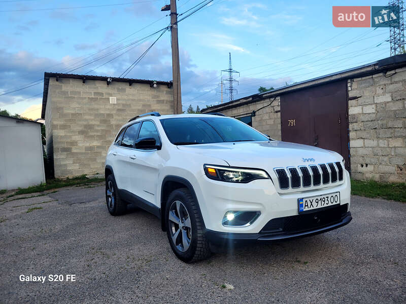 Jeep Cherokee (2022)