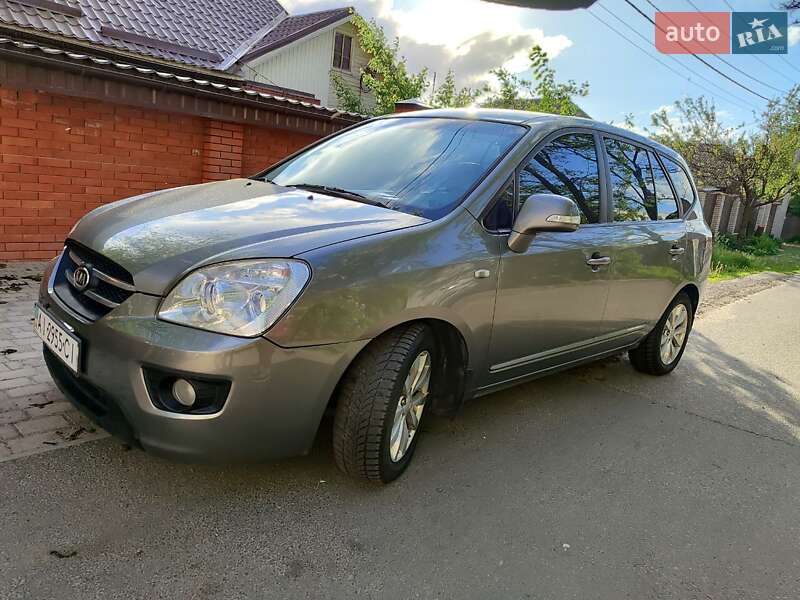 Kia Carens (2010)