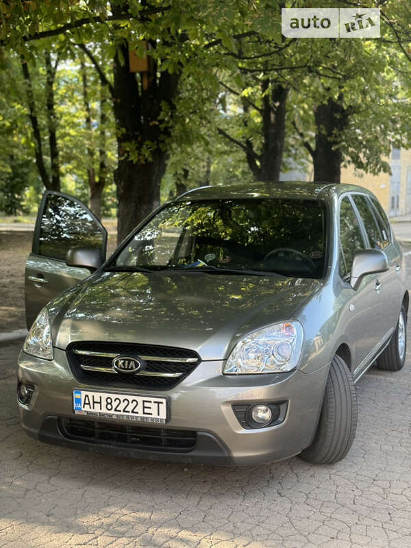 Kia Carens (2008)