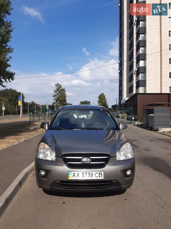 Kia Carens (2008)