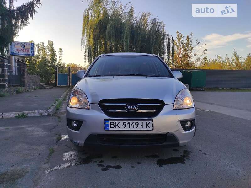 Kia Carens (2008)