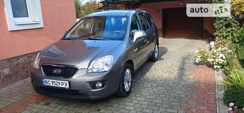 Kia Carens (2012)