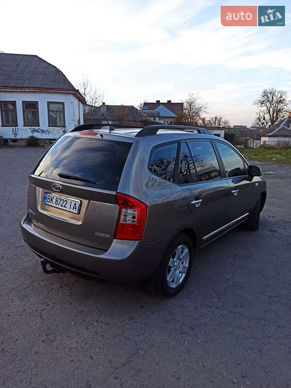 Kia Carens (2008)