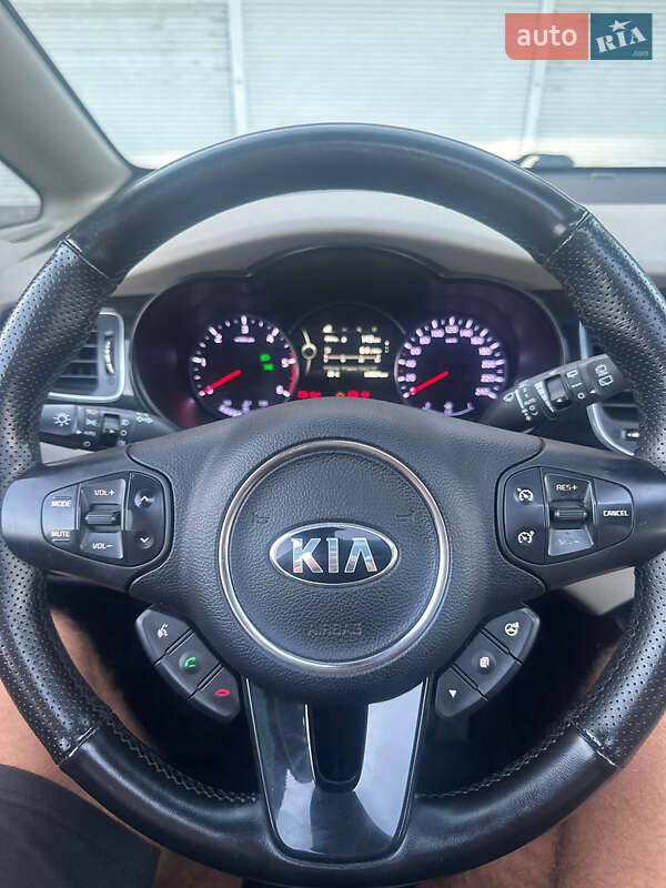Kia Carens (2013)