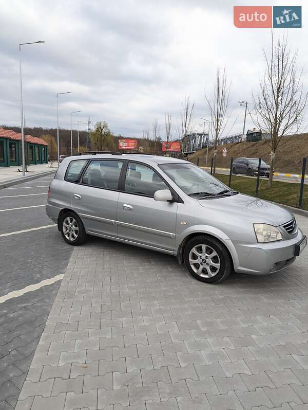 Kia Carens (2004)