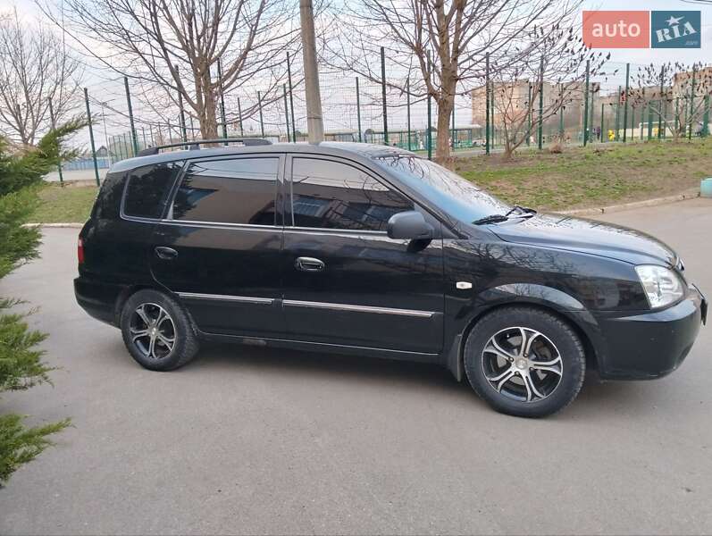Kia Carens (2004)