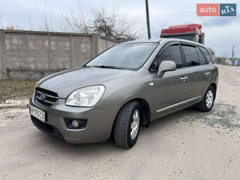 Kia Carens (2008)