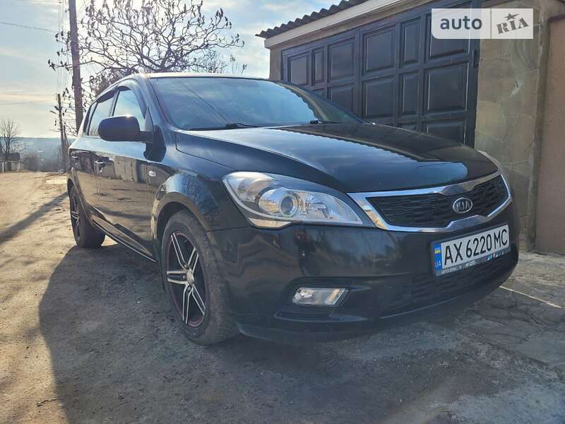 Kia Ceed (2011)