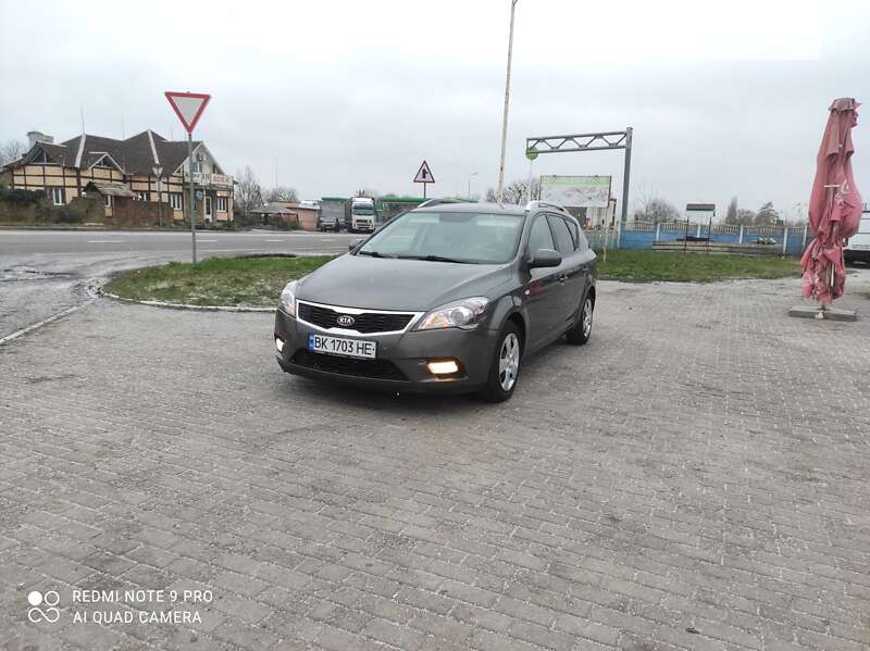 Kia Ceed (2011)