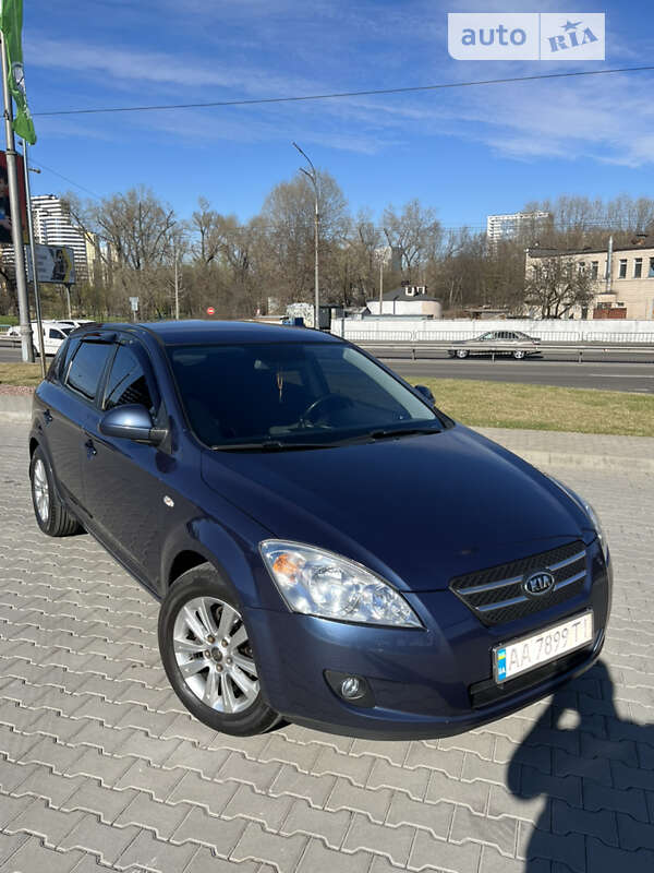 Kia Ceed (2009)