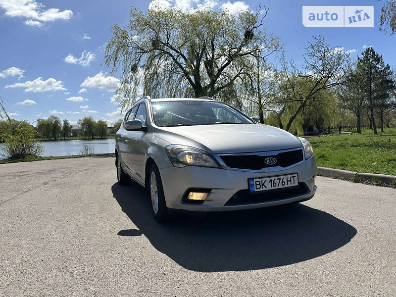 Kia Ceed (2010)