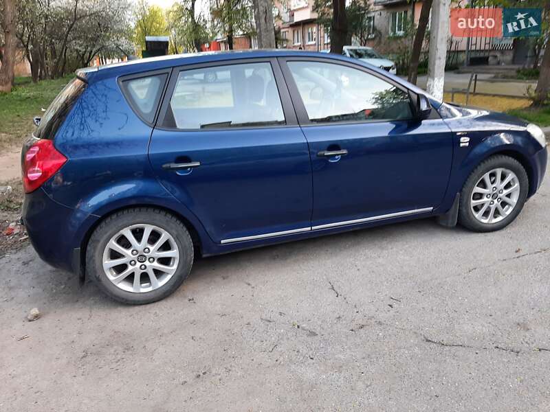 Kia Ceed (2008)