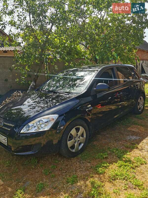 Kia Ceed (2008)