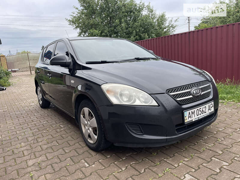Kia Ceed (2008)