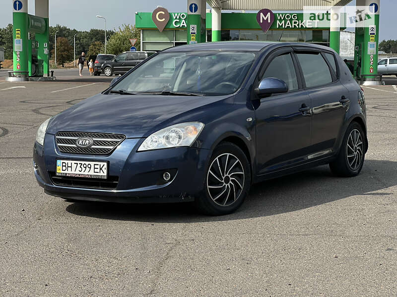 Kia Cee'd (2007)
