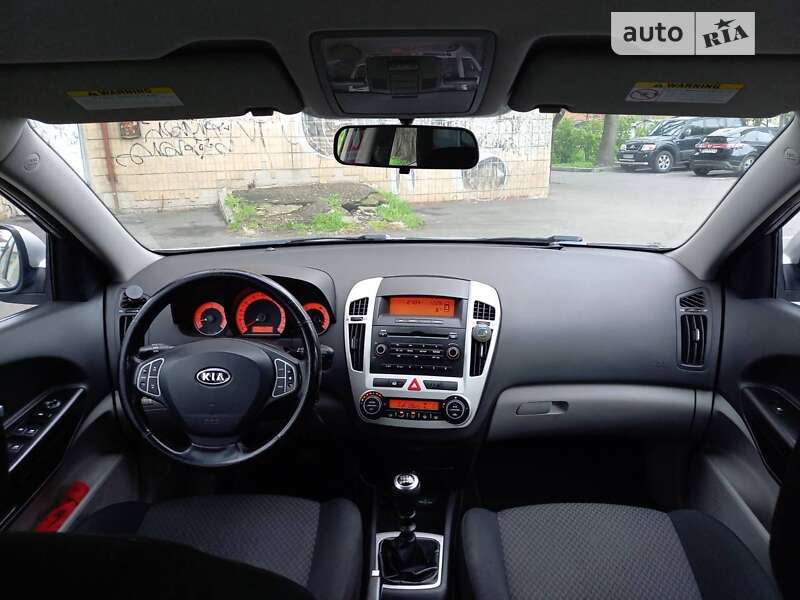 Kia Ceed (2007)