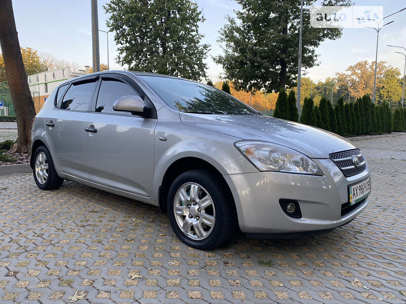 Kia Cee'd (2009)