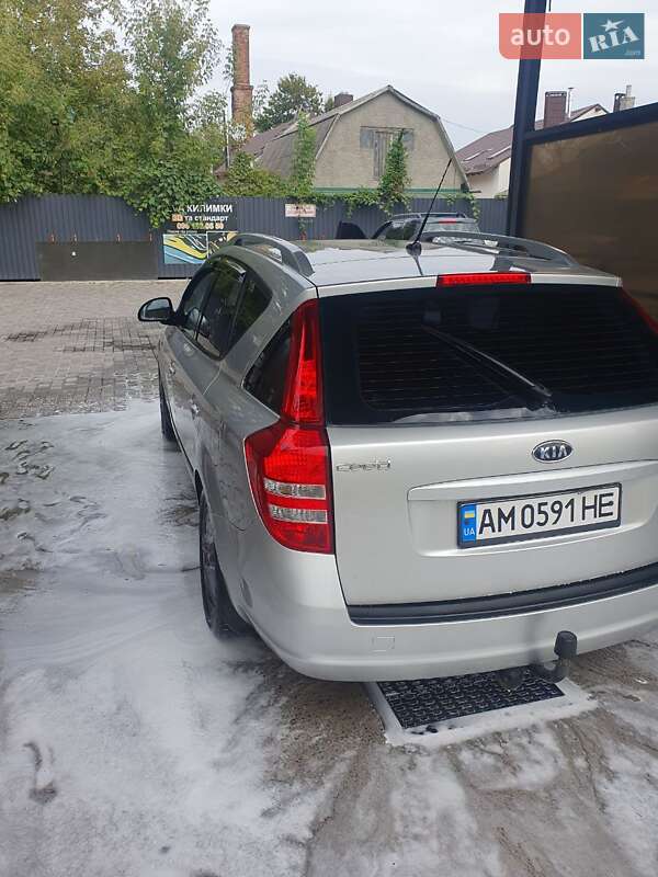 Kia Ceed (2008)