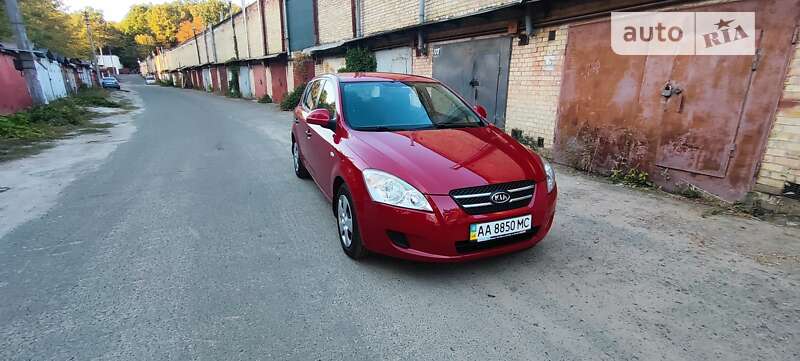Kia Cee'd (2009)