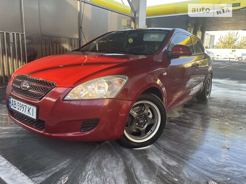 Kia Ceed (2008)