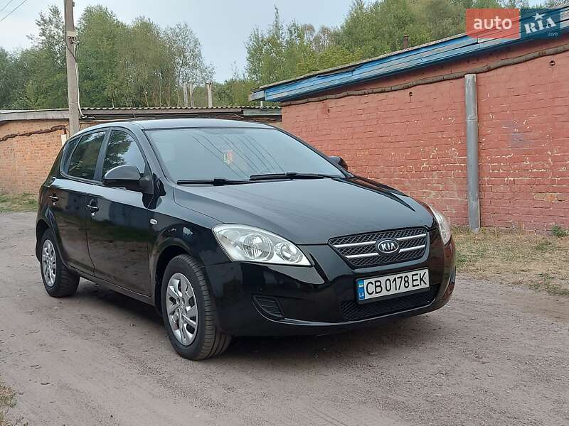 Kia Ceed (2008)